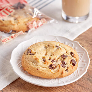 Otis Spunkmeyer Individually Wrapped Chocolate Chunk Cookie 4 oz. - 24/Case