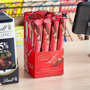 Lindt Lindor Milk Chocolate Truffle Bar 1.3 oz. - 192/Case